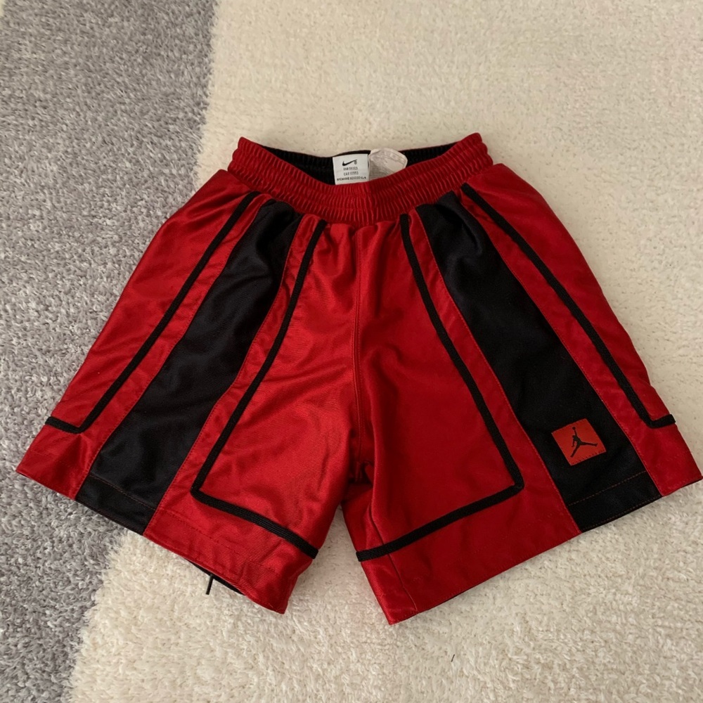 Short nike red active shorts
